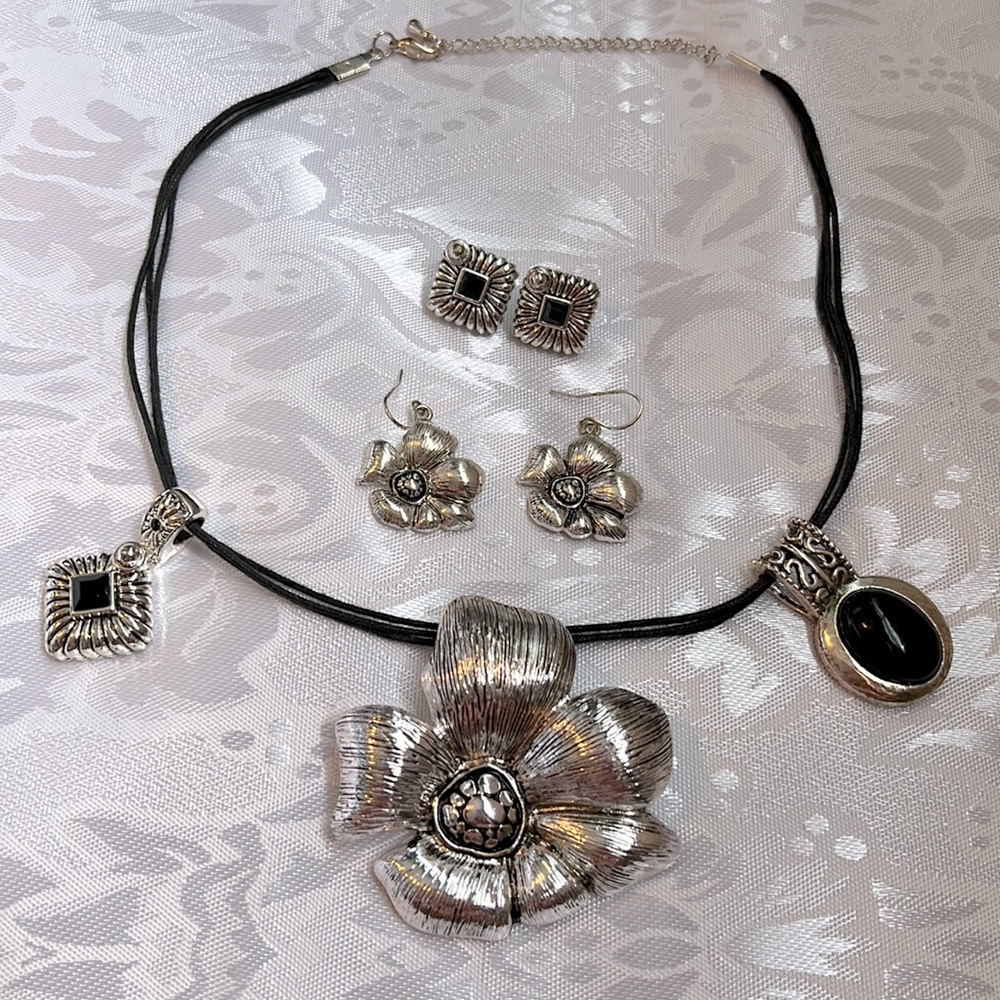 Black and Silver Tone Necklace with Matching Earrings!